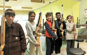 Initiation au tir pour les jeunes des Tickets sports du pays d'Auray